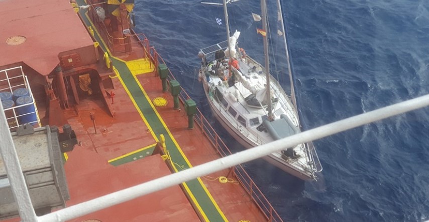 Hrvatski pomorci spasili četvero jedriličara i psa iz oluje na Atlantiku