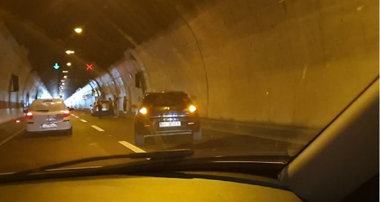 Nesreća u tunelu kod Rijeke, stvorila se velika gužva