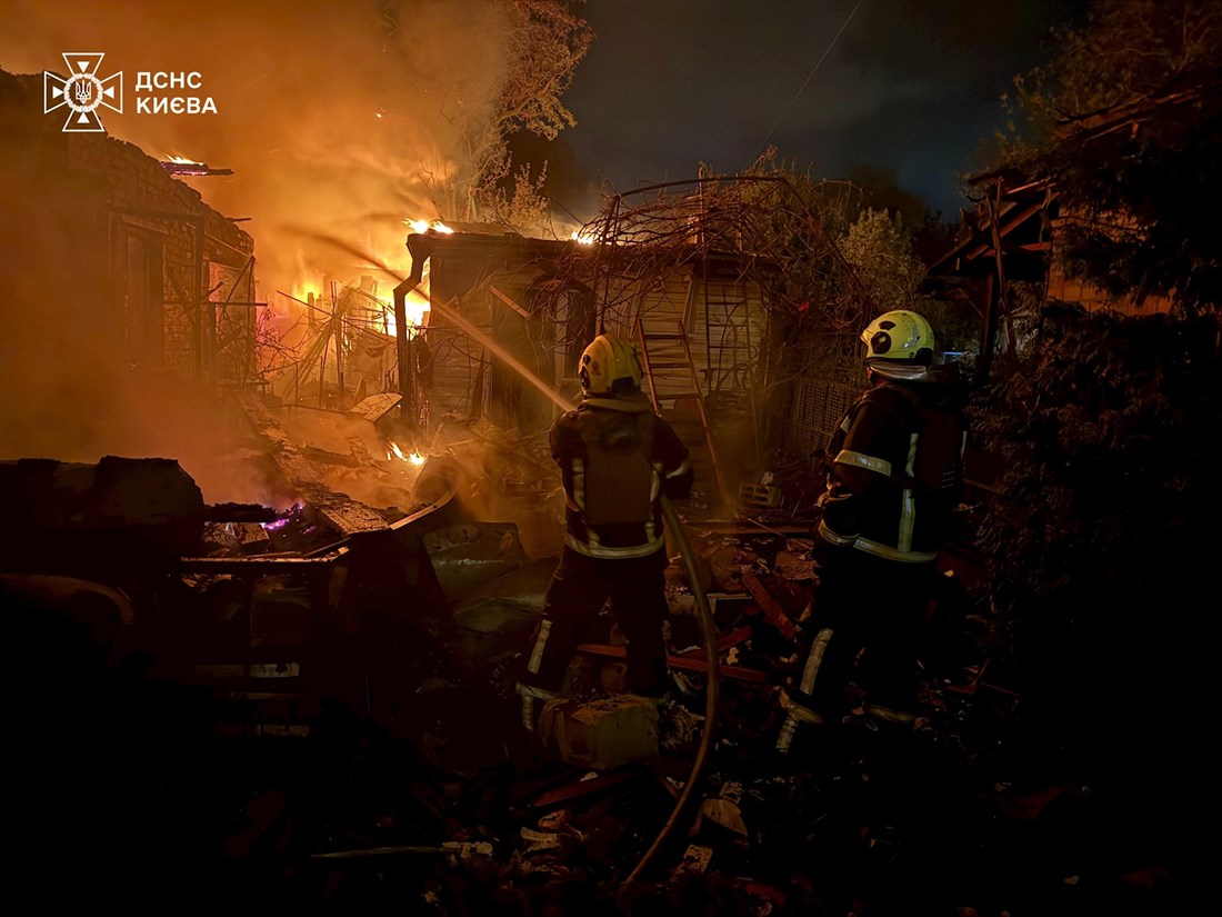 Rusi napali Kijev dronovima, zapaljeno više zgrada. Pogledajte fotografije
