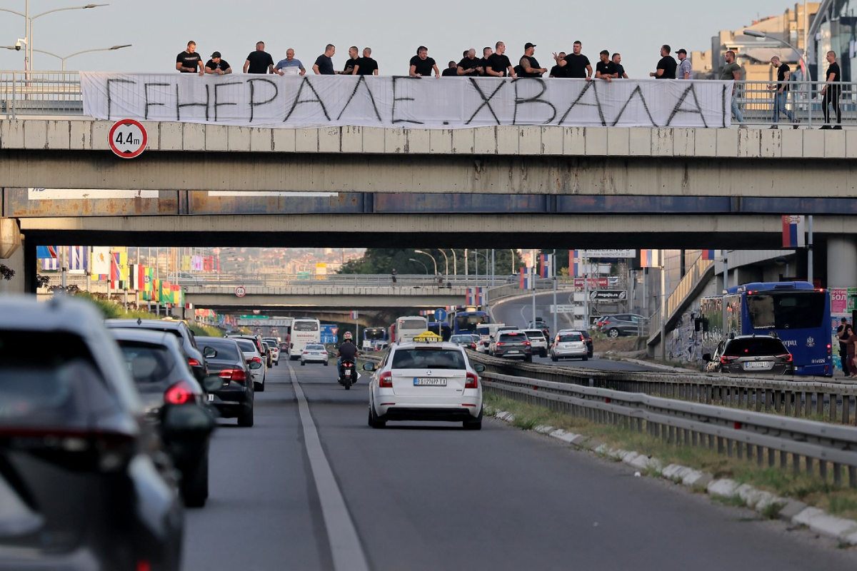 Sprovod Mladića dijeli Srbiju: "Većina je apatična, a to je još veći poraz"