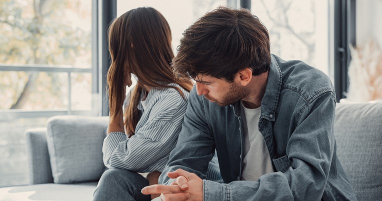 Tri najčešća izgovora ljudi za ostanak u toksičnim vezama, prema savjetnici