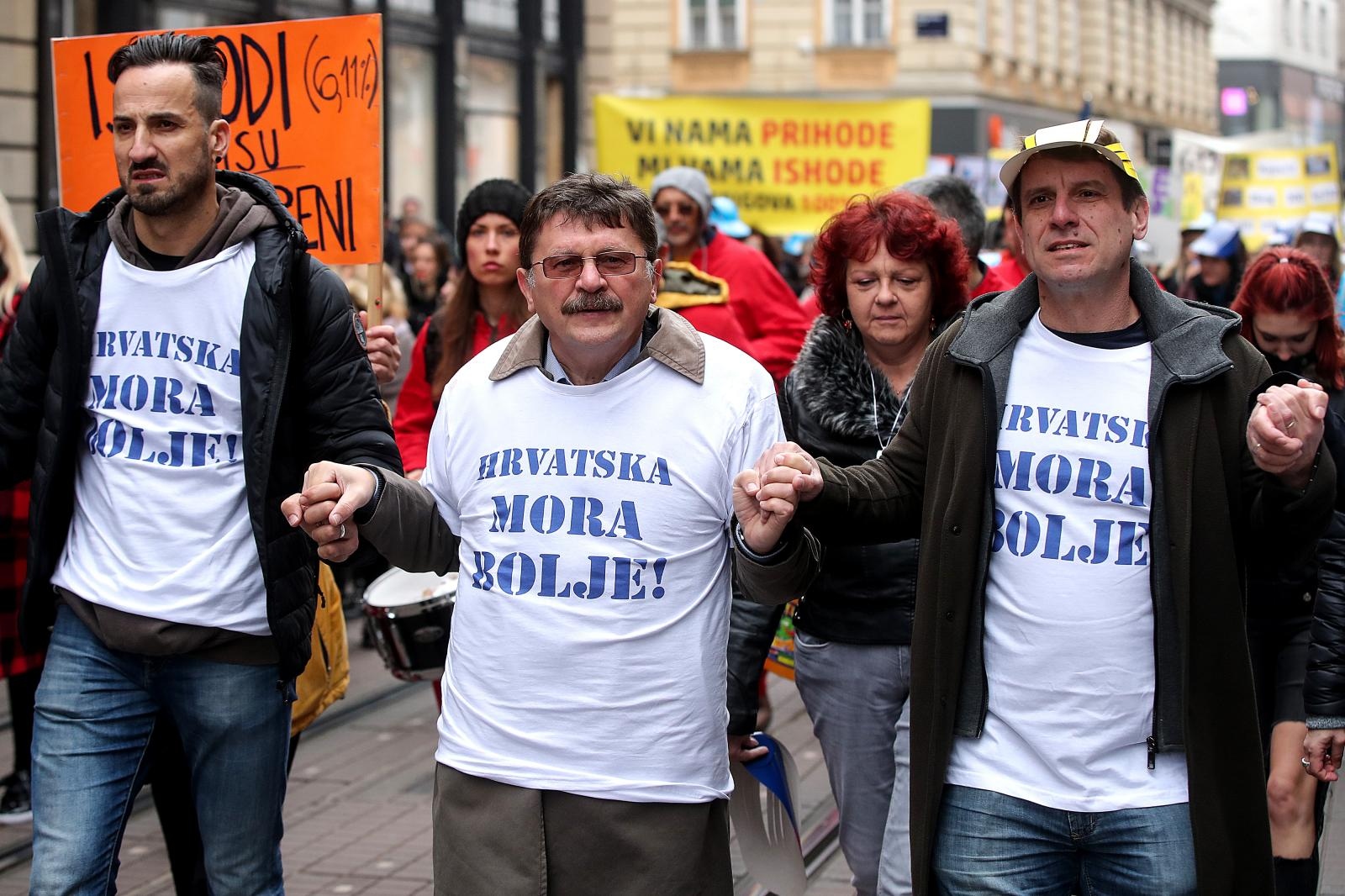 VIDEO Sindikati u prvi red gurnuli kontroverznog vjeroučitelja, pogledajte govor
