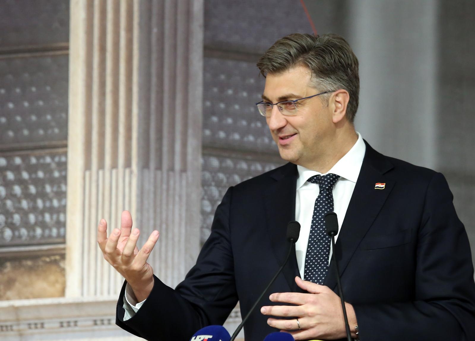 Plenković čestitao Vukšiću na imenovanju za vrhbosanskog nadbiskupa koadjutora