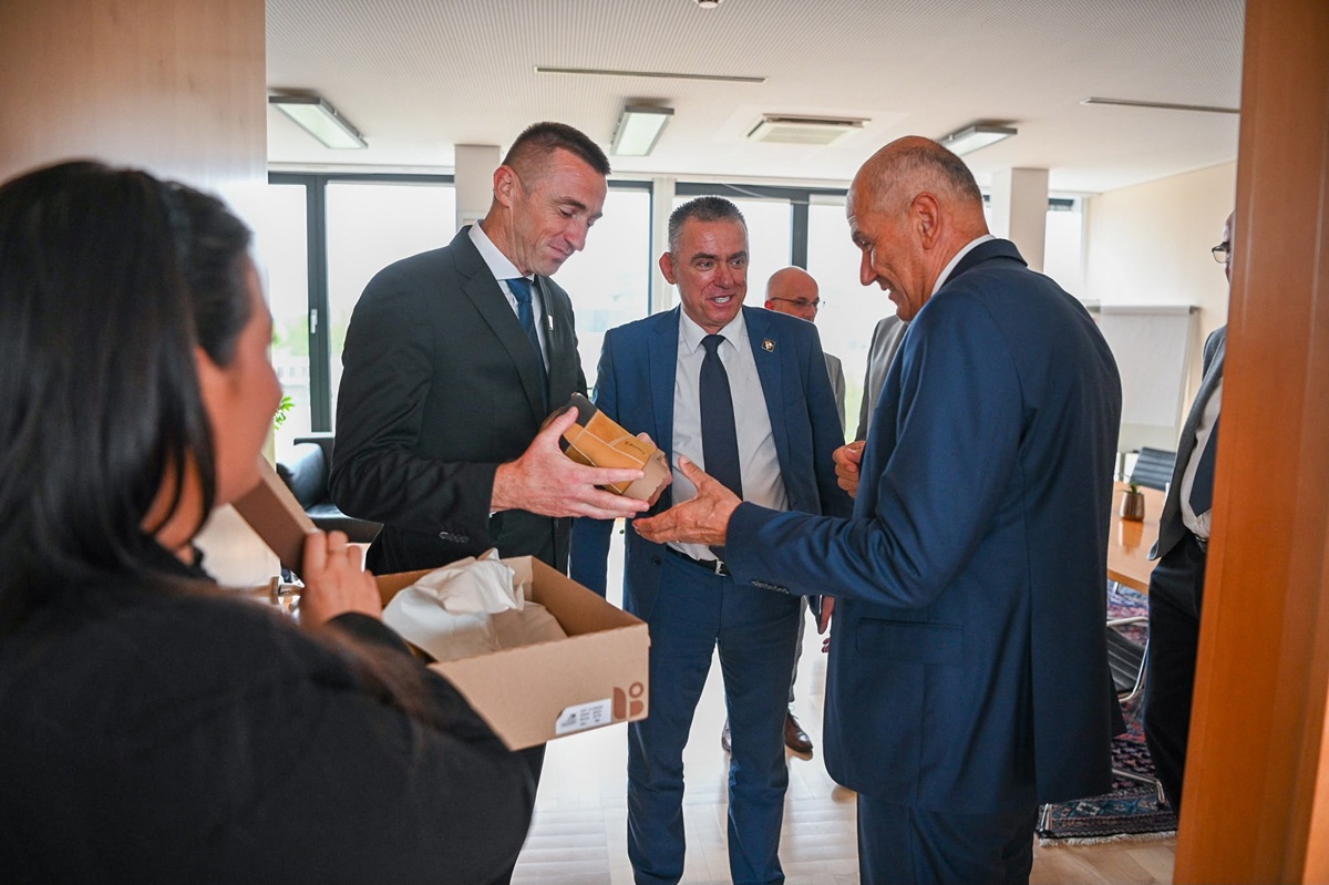 Penava stigao kod Janše. "Titov komunistički režim odgovoran je za najveći zločin"