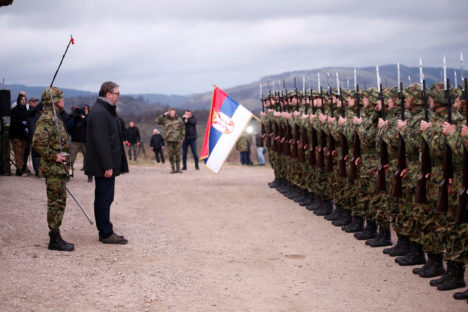 Vučić naredio vojsci Srbije da bude u stanju najviše borbene pripravnosti