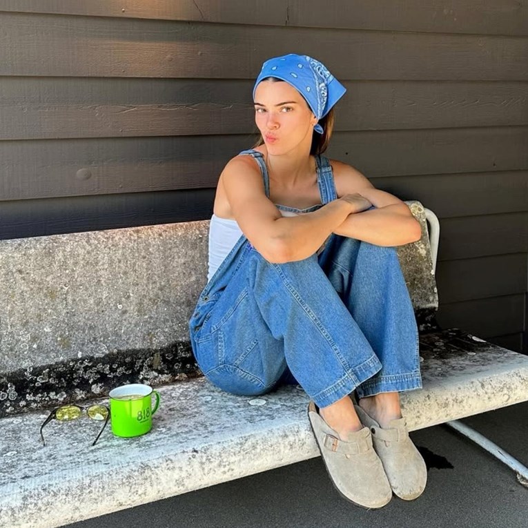 Zvijezde ih ne skidaju: Klompe su najudobniji trend jeseni