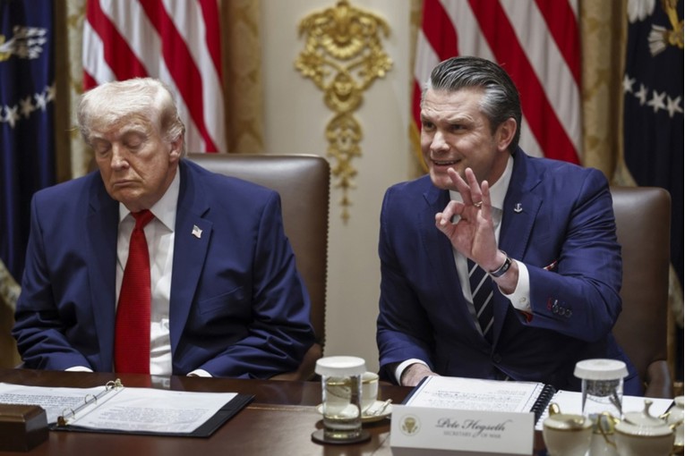 Trump traži golem vojni proračun, reže domaće programe