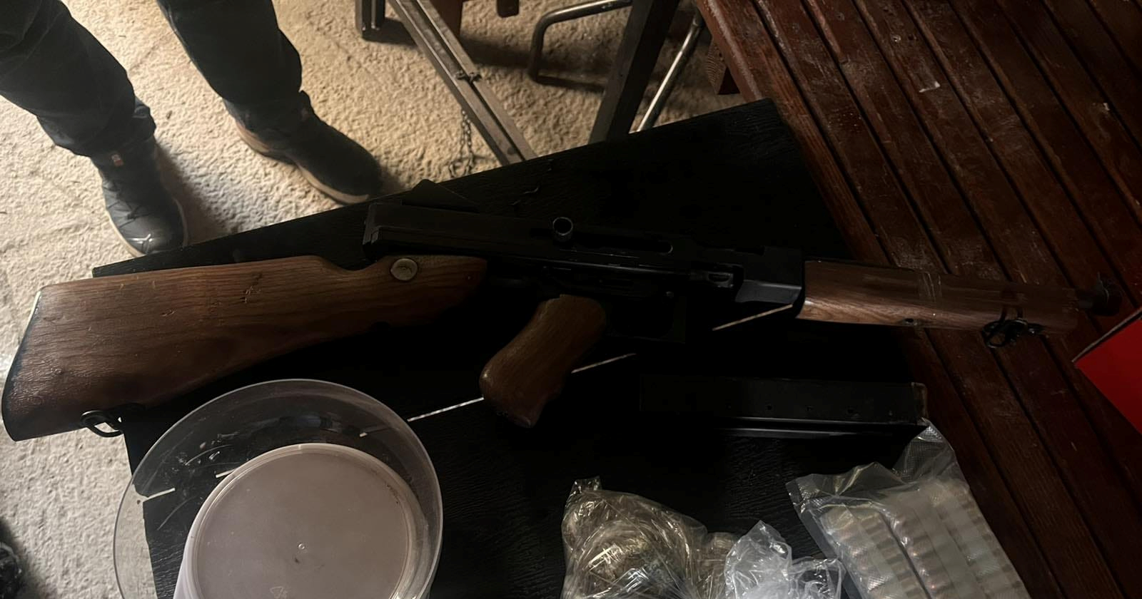 U akciji Rođendan u Sarajevu pronađena hrpa droge i puškomitraljez