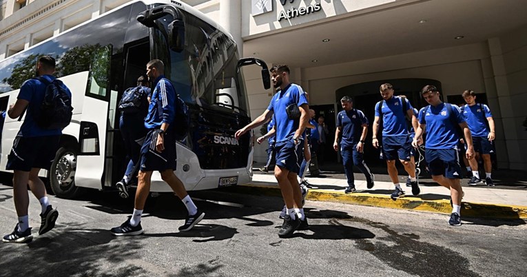 Pogledajte kako Dinamovi igrači napuštaju hotel u Ateni. Vraćaju se u Zagreb