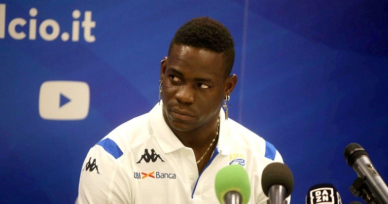 Balotelli si je dao tetovirati lice, pogledajte kako izgleda