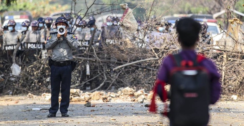 Policajac iz Mjanmara: Rečeno mi je da pucam na prosvjednike, odbio sam
