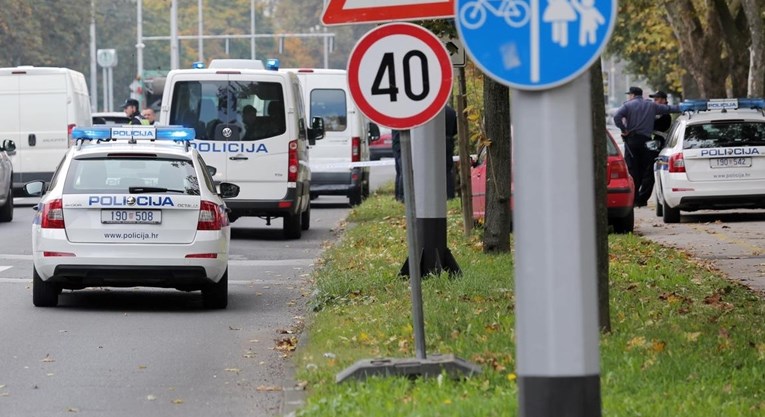 Nesreća na križanju Vukovarske i Držićeve u Zagrebu, sudarili se auto i motor