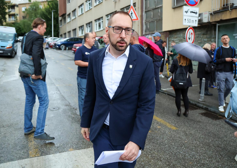 Tomašević najavio puno veće kazne za parkiranje: "Ljudi ostave auto cijeli dan"