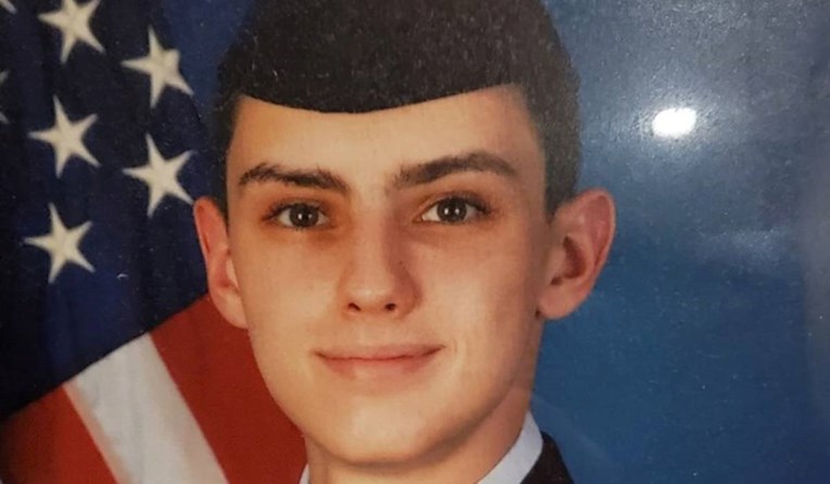 Vojnik koji je odavao tajne američke vojske ostaje u zatvoru do suđenja