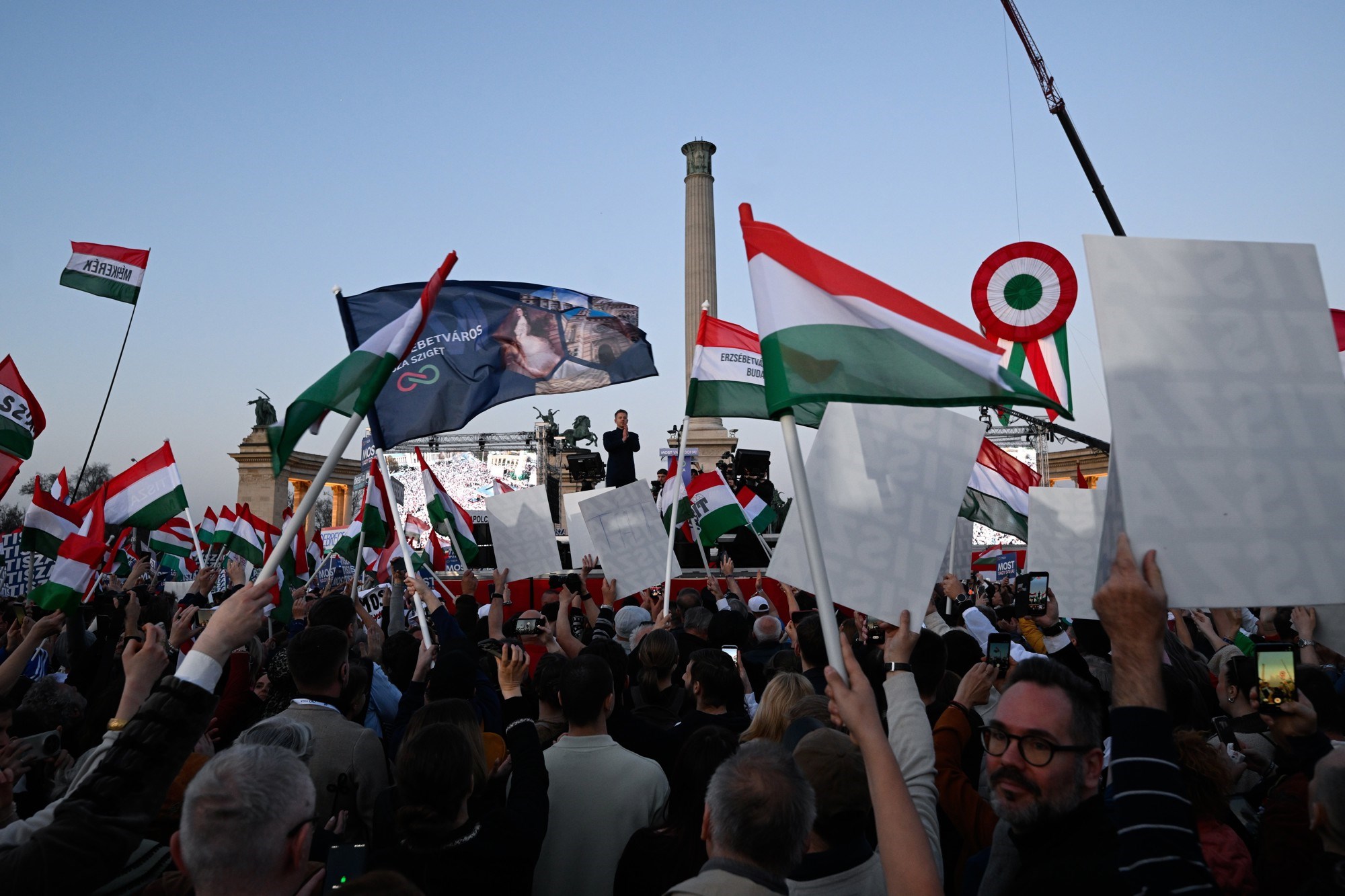 Stranka Orbanova protivnika raste i u Orbanovim utvrdama