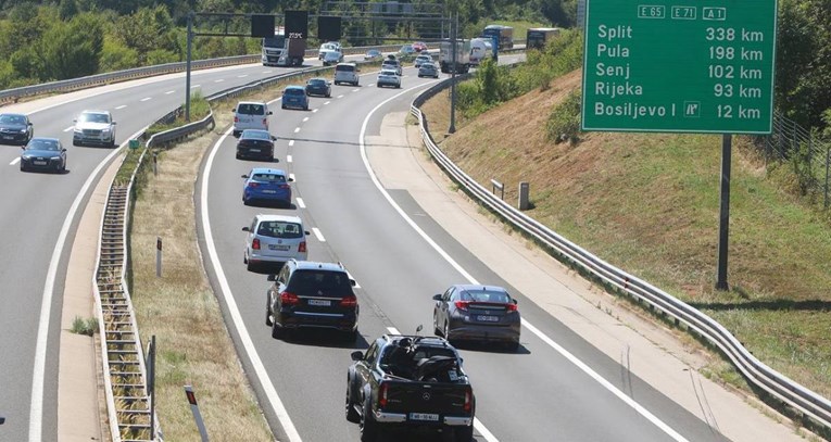 Pokvario se auto na A1, popodne kod Karlobaga prekid prometa zbog snimanja filma 