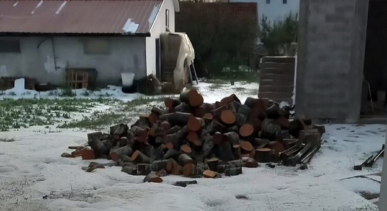 Nevrijeme u Hercegovini. Padao led, puhao jak vjetar