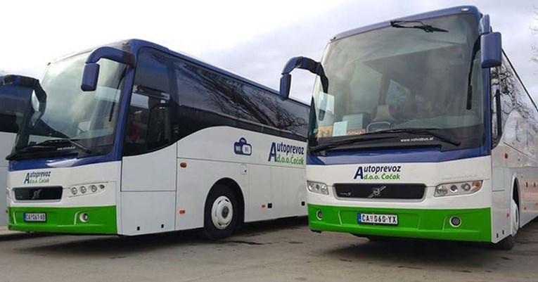 Vozač u Srbiji izbacio djevojčicu iz autobusa jer je slušala pjesmu "Pada vlada"