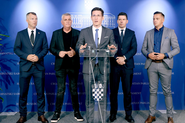 Most traži promjenu Ustava: "Pravo na čistu i pitku vodu temeljno ljudsko pravo"