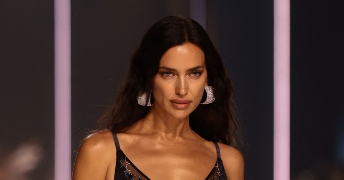 Irina Shayk zablistala na reviji Victoria's Secreta: "Evo me. Vraćam se"