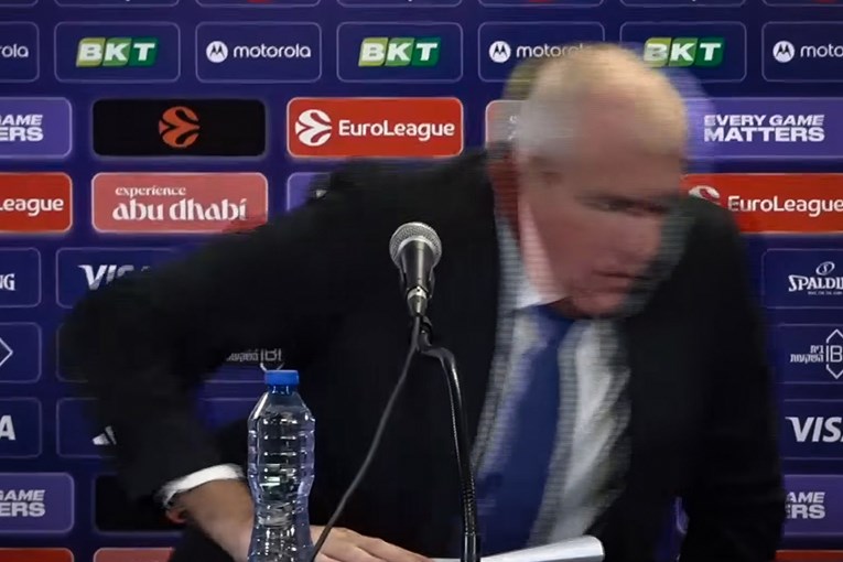 Pogledajte Obradovićevu reakciju nakon što na presici nije dobio pitanje