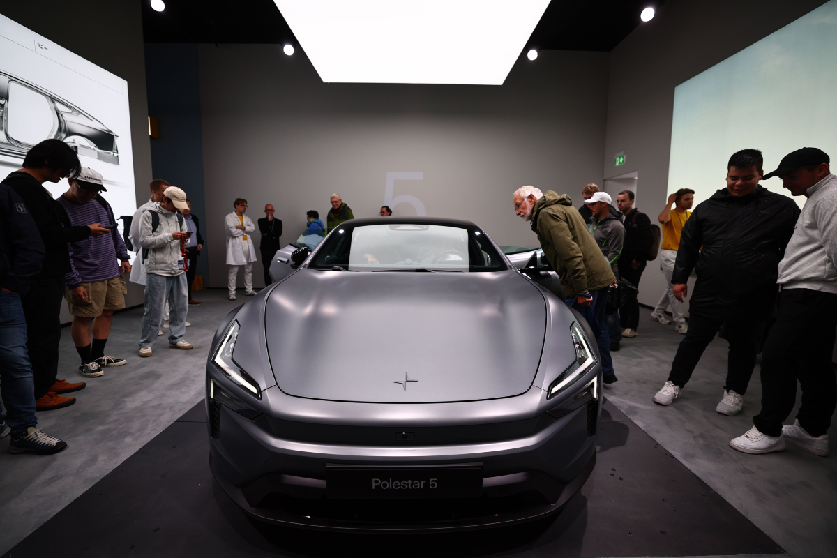 Njemački ministar upozorava proizvođače automobila: Budućnost je električna