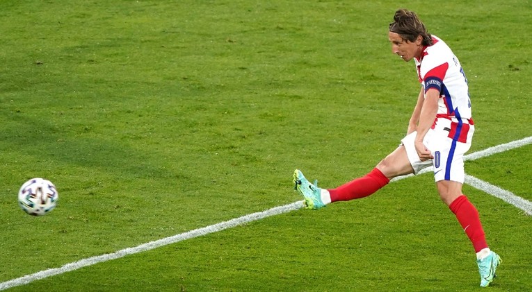 VIDEO UEFA odala priznanje Modrićevoj majstoriji koju je izveo na današnji dan