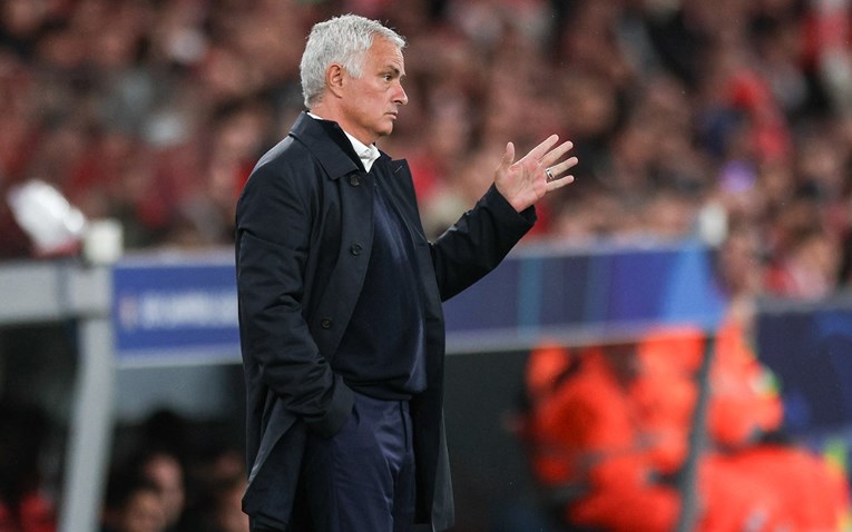 Mourinho se našalio sa Sneijderom nakon pobjede Benfice: Taj debeli tip je jako drag