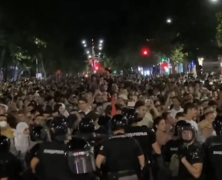 Srpski studenti: Pred narod su izašli s pištoljem, htjeli izazvati građanski rat