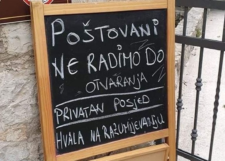 Grunfovski natpis iz Dalmacije mnoge nasmijao na Fejsu: Poštovani, ne radimo do...