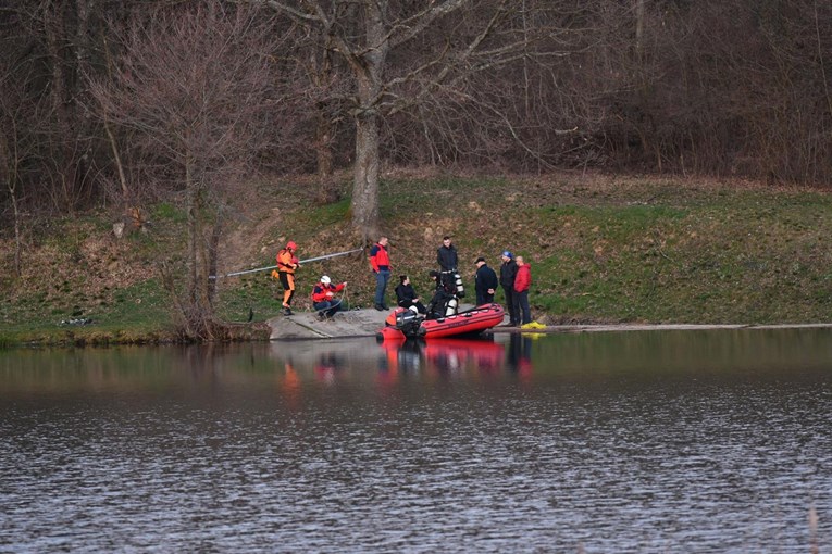 Pronađeno tijelo 18-godišnjaka koji se utopio u jezeru kod Slavonskog Broda