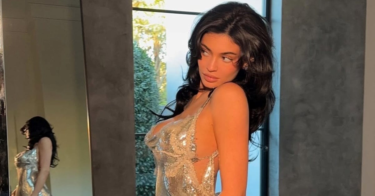 "Izgledaš anđeoski": Kylie Jenner očarala u vintage Versace haljini