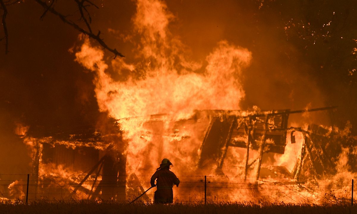 Australska vojska pomaže u gašenju požara, očekuju se otežani uvjeti za vikend