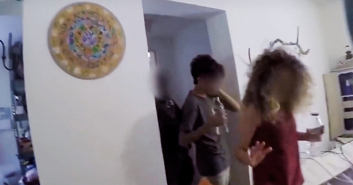 VIDEO Snimljeno kako izraelska vojska spašava majku i sina koji se skrivaju od Hamasa