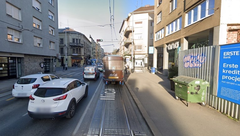 U Zagrebu se sudarili auto i tramvaj
