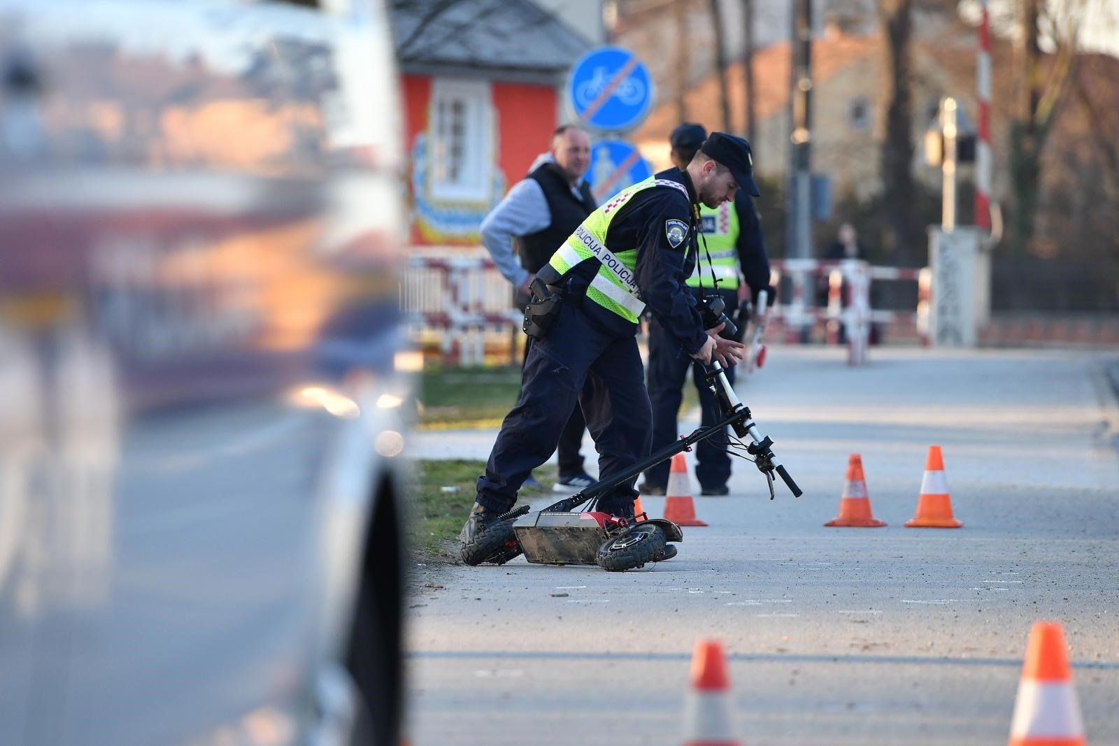 Dva maloljetnika pala s električnog romobila u Istri, teško su ozlijeđeni