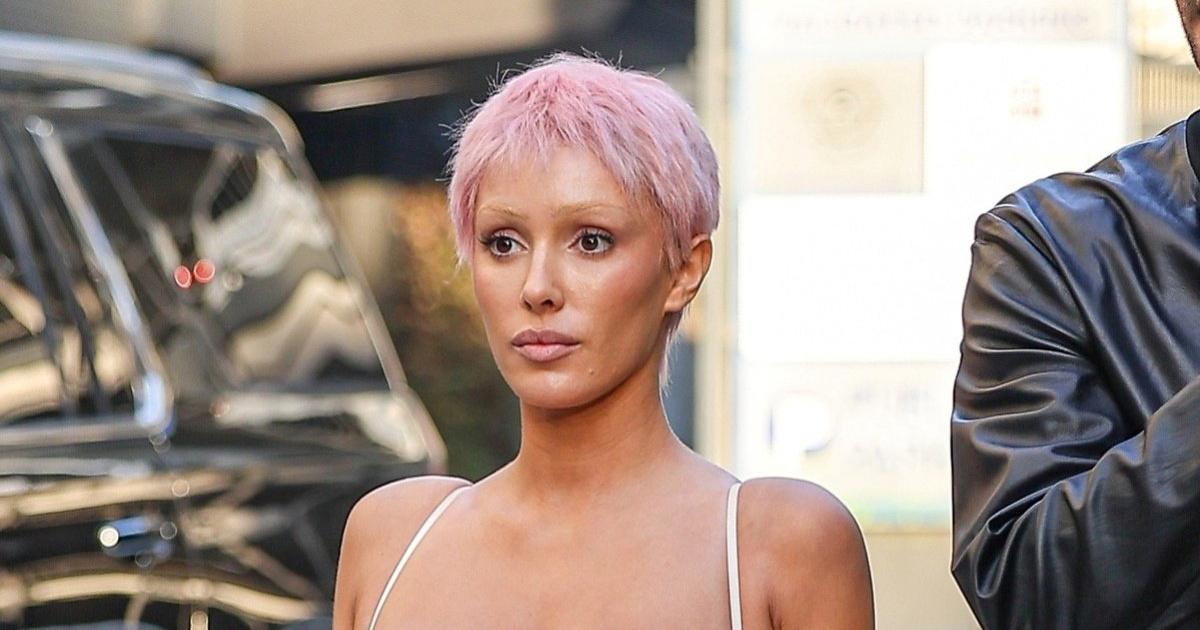 Bianca Censori prošetala ulicom s novom frizurom i jako malo odjeće