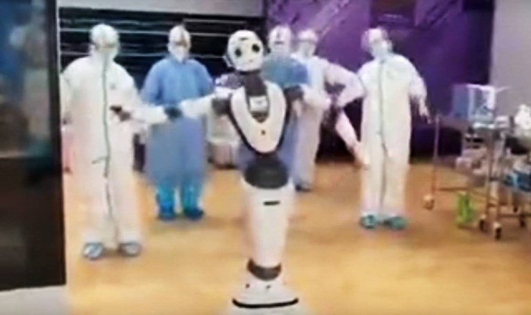 VIDEO Novi bolnički odjel za zaražene u Kini: O pacijentima brinu samo roboti