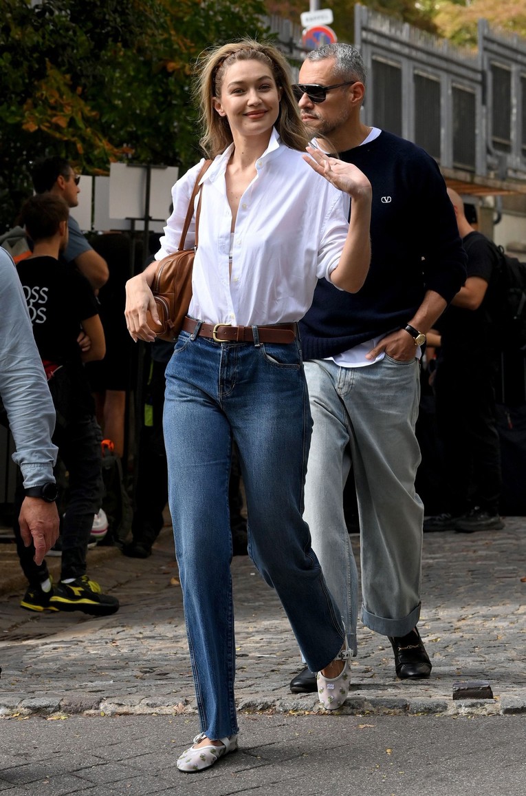 Gigi Hadid nosi jedan od najnježnijih modela cipela sezone. Cijena je 990 €
