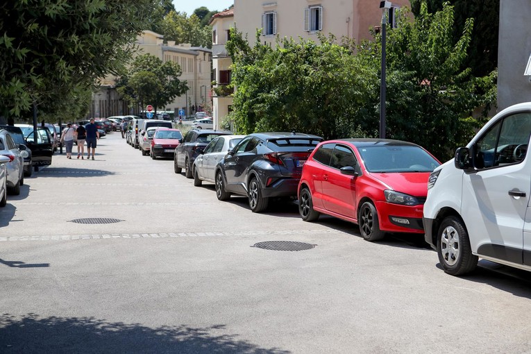 Novo vozilo u Zadru snimat će nepropisno parkirane automobile