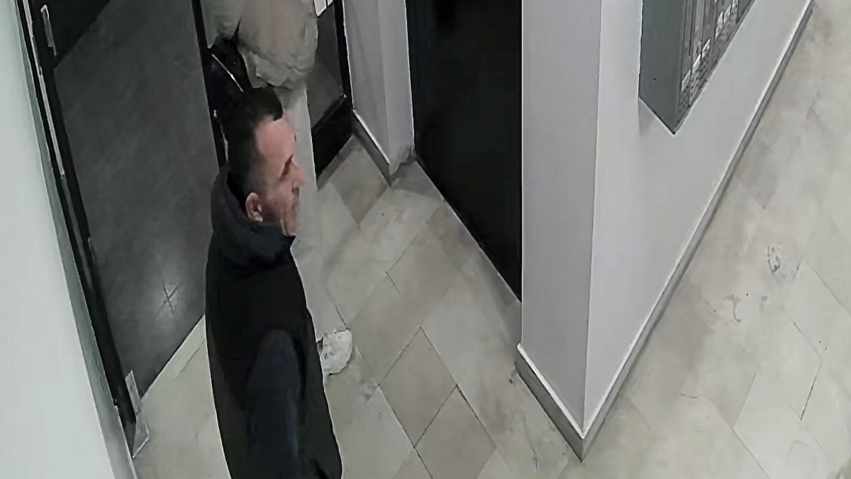 Policija traži ovog muškarca. Prepoznajete li ga?