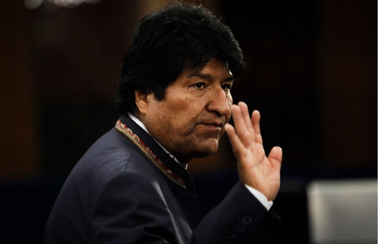 Bolivijski predsjednik naglo odstupio, već mu nude azil. U pozadini je skandal