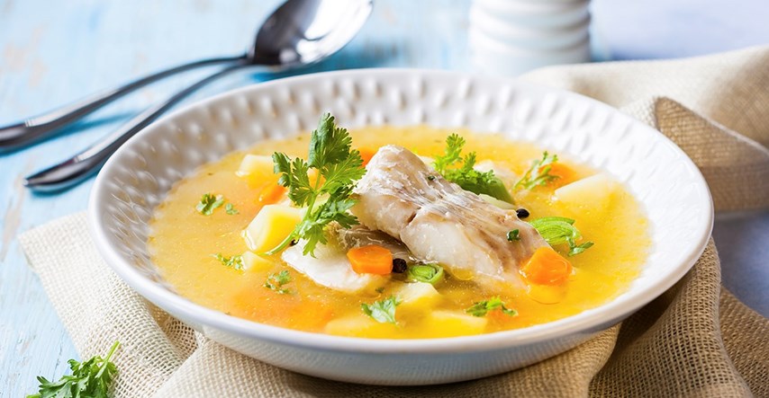 Riblja juha je jednostavan i lagan obrok, stvoren za ljeto