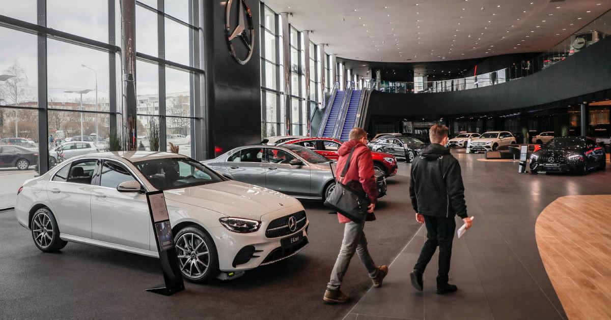 Indija smanjuje carine na uvoz europskih luksuznih automobila