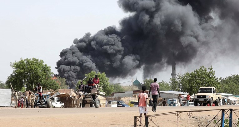 Nastavljaju se sukobi u Sudanu. Granatiran glavni grad