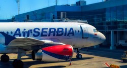 Zrakoplov prisilno sletio u Beograd, preminula starija žena