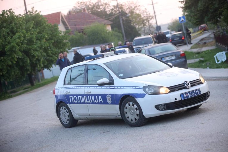 U Srbiji tražio od žene (57) da se slika gola pa objavio oglas s njezinim slikama