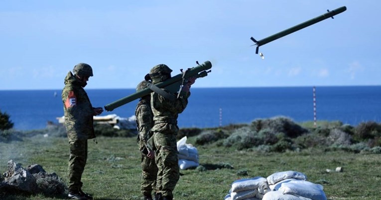 Pogledajte fotografije vježbe Hrvatske vojske kod Pule, gađali ciljeve u zraku