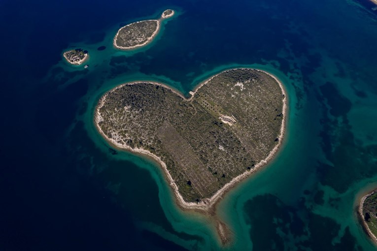 Najromantičniji otočić svijeta krije se u Hrvatskoj, prodavali su ga za 13 milijuna €