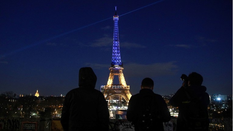 Pariz prvi put počasnim građaninom proglasio jedan grad